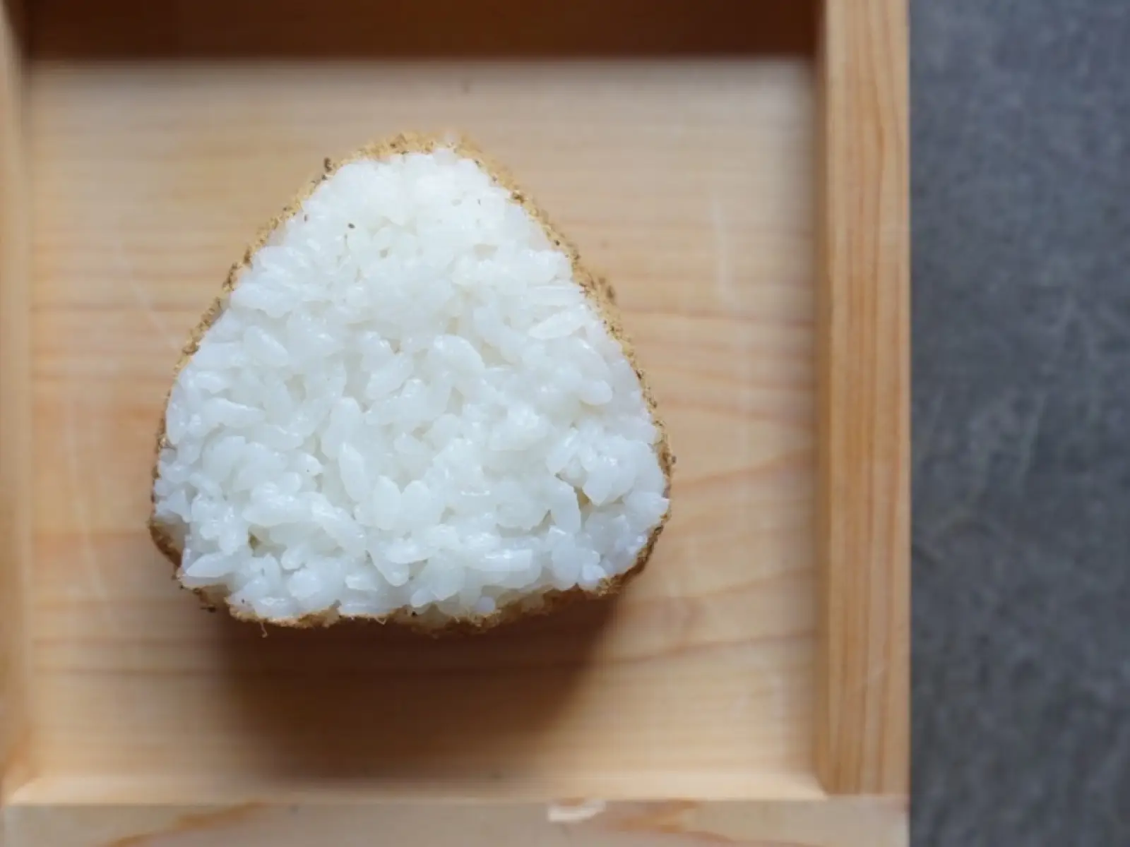 6SUBIこだわりのおむすび「6SUBIの塩」