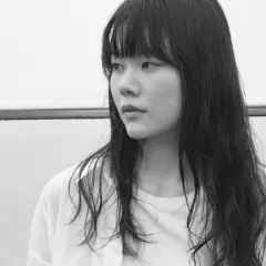 朗読者亀山実里のポートレート