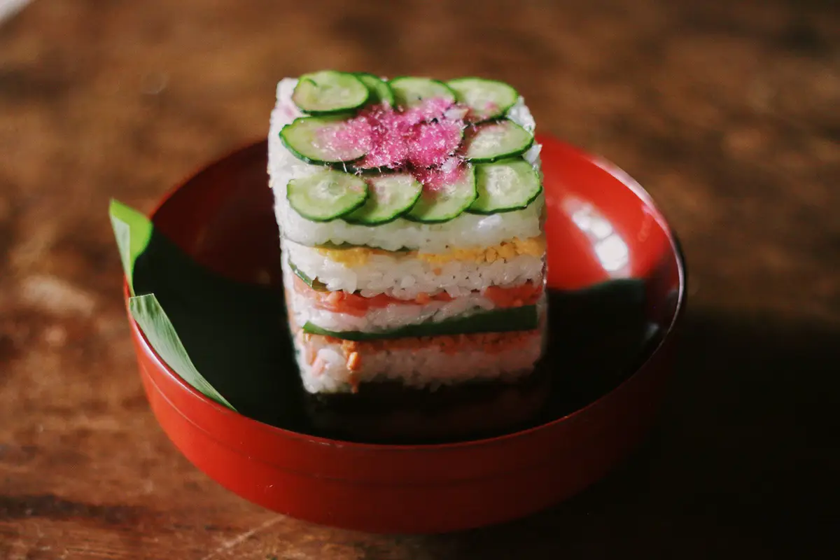 笹の押し寿司づくりの様子