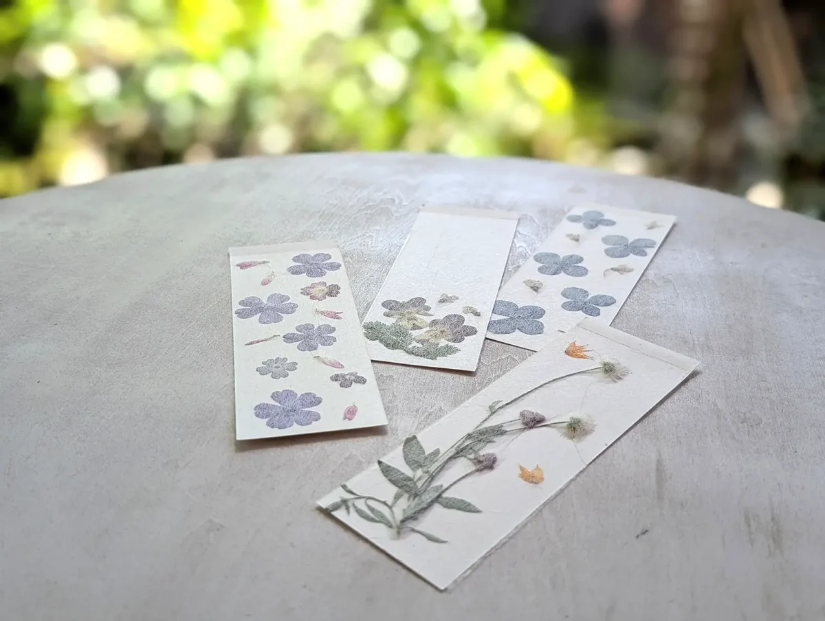押し花しおりづくり体験の作品