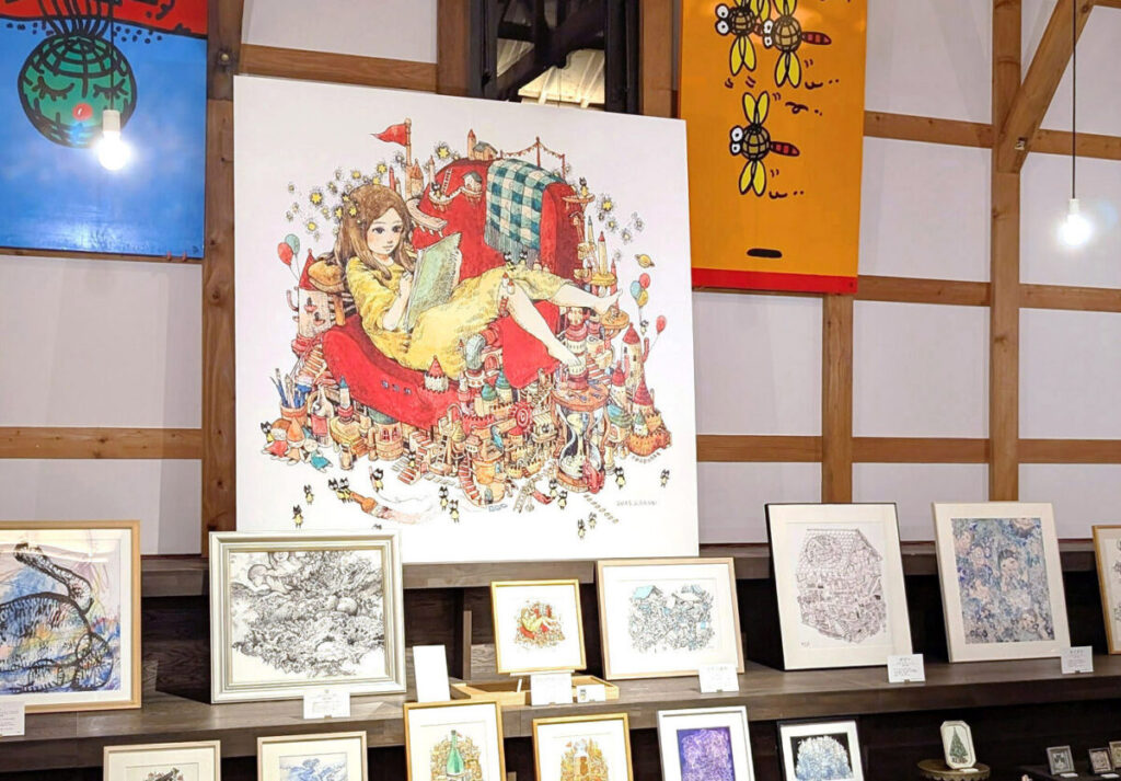 米蔵に展示された大きな石原花音さんの作品「NOSTALGIA」